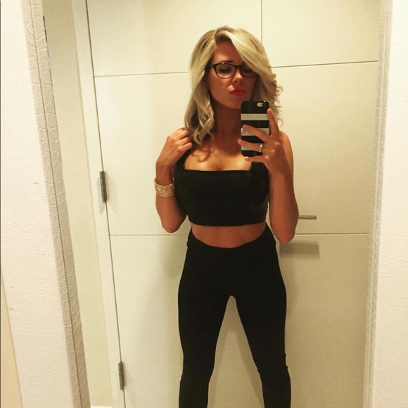 ✨Meet your poshmark closet owner✨ - Picture 2 of 8